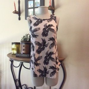 Black & White Leaf design Old Navy Top